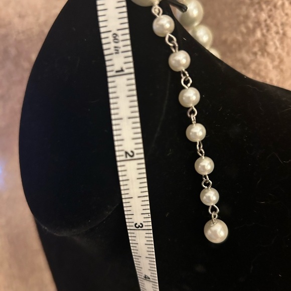 Pearl necklace and earrings set - Picture 7 of 12